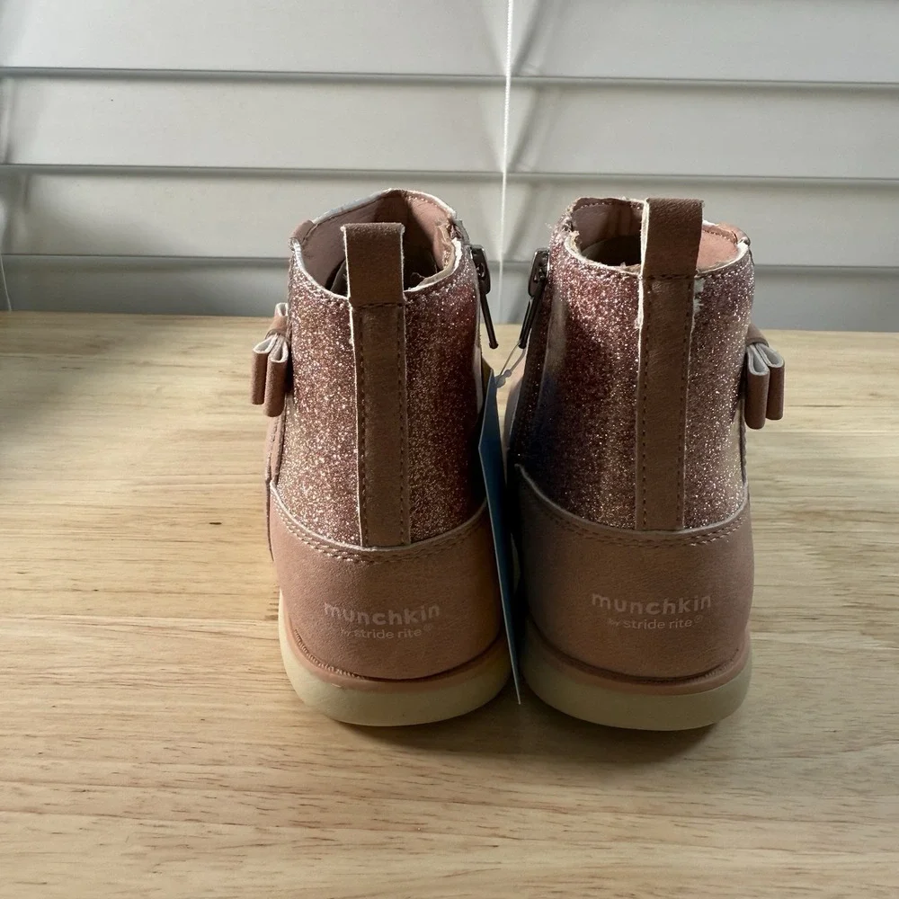 Munchkin Stride Rite Little Girl's Size‎ 12M Avalon Pink Glitter Side-Zip Boots